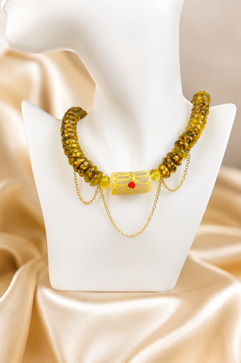 Your Majesty necklace collection